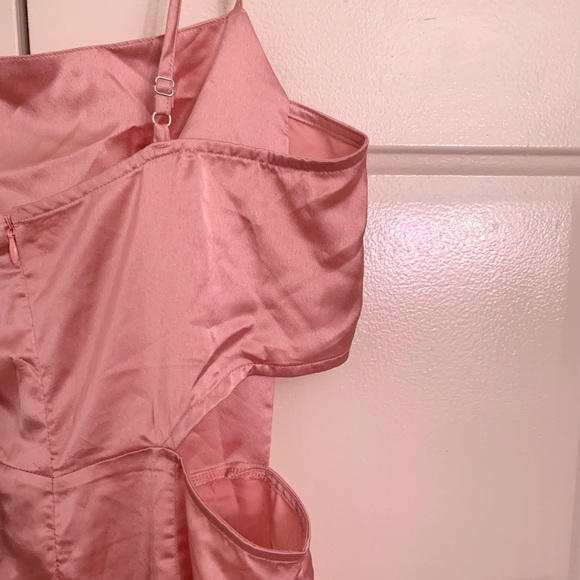 PrettyLittleThing: Rose Satin Cut Out Side Bodycon Dress - Picture 7 of 8